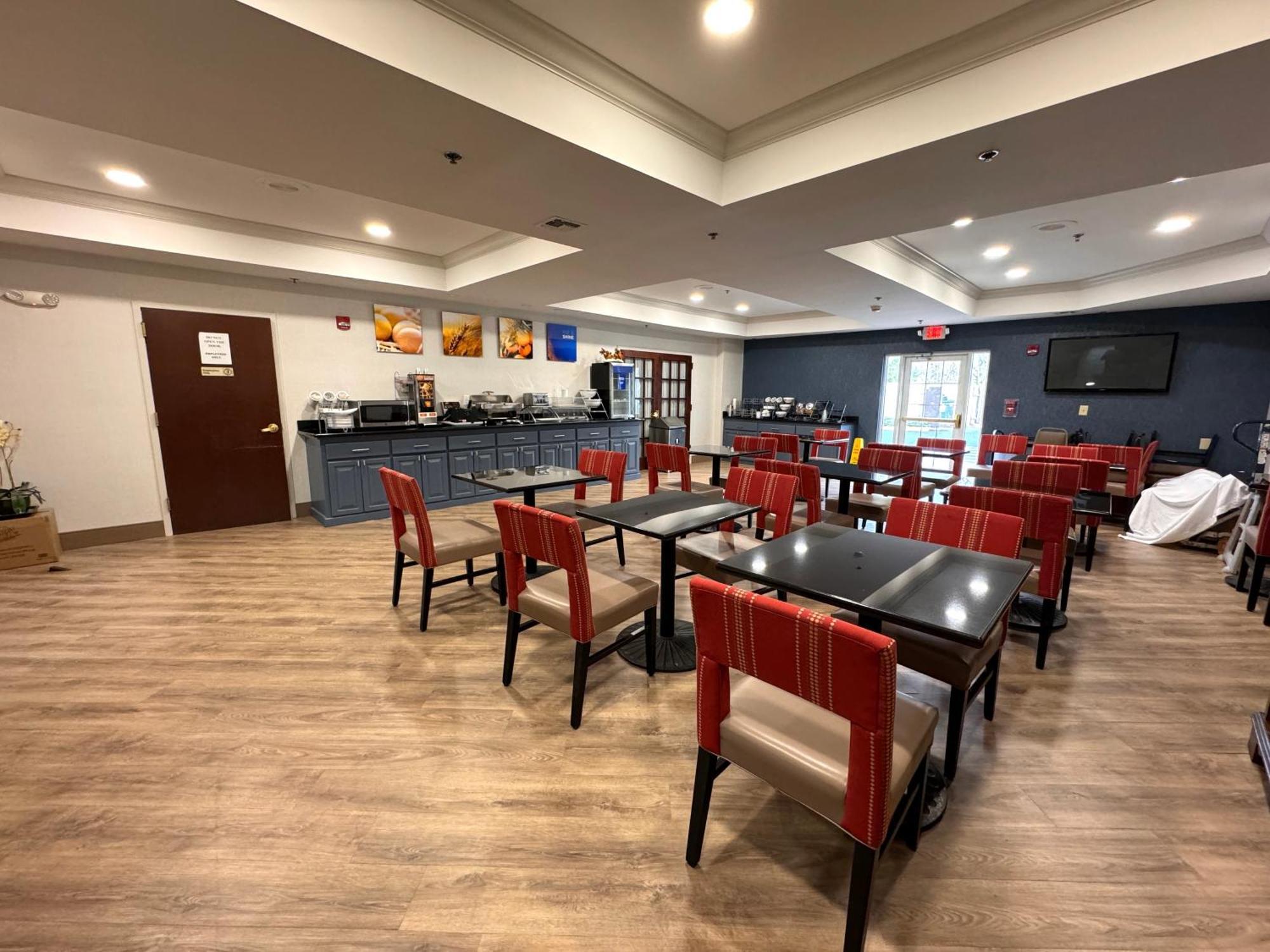 Comfort Suites East Brunswick - South River Εξωτερικό φωτογραφία