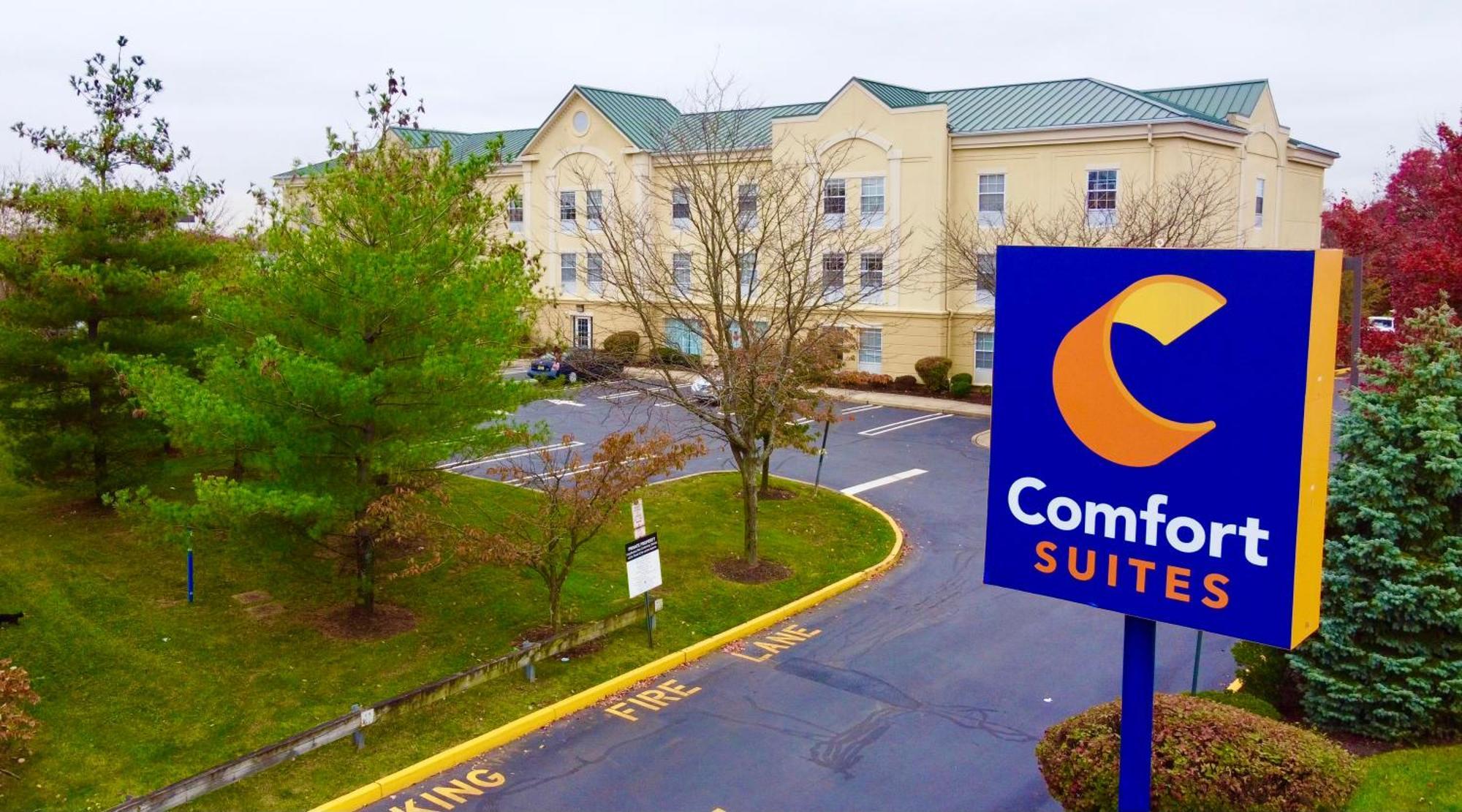 Comfort Suites East Brunswick - South River Εξωτερικό φωτογραφία